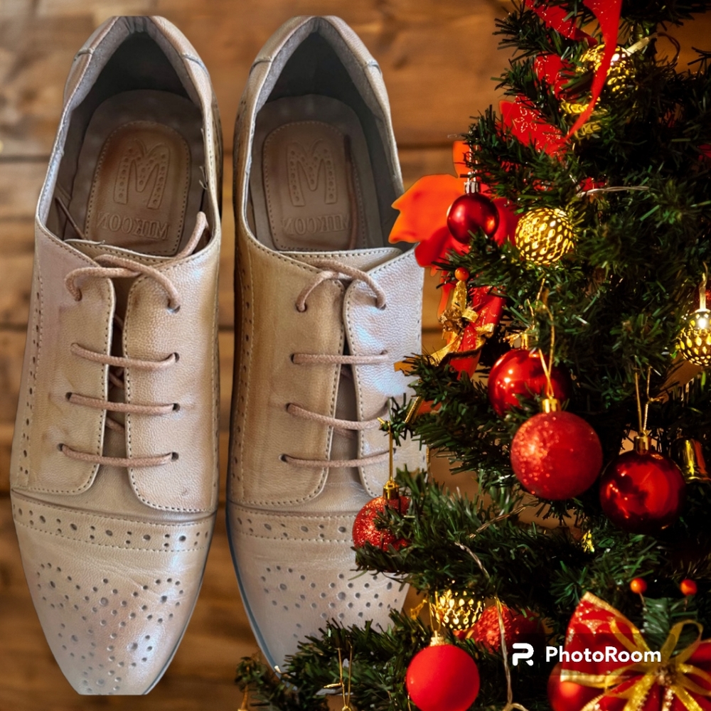 Mikcon Womens Caramel Colored Leather Oxfords Size 10.5